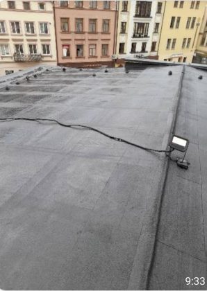 У Франківську ремонтують покрівлю міської Ратуші ФОТО