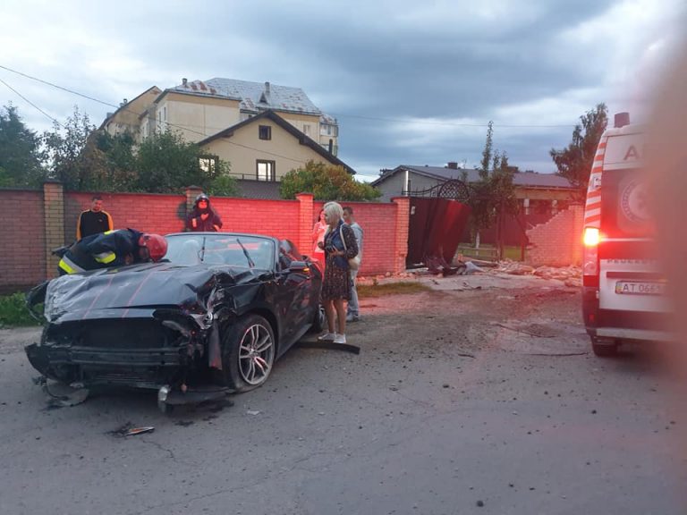 Вчорашню ДТП у Тисмениці набирає резонансу: водійка, у якої під час освідчення драгер показав 0,51 проміле алкоголю, за висновками лікарів виявилася тверезою ФОТО