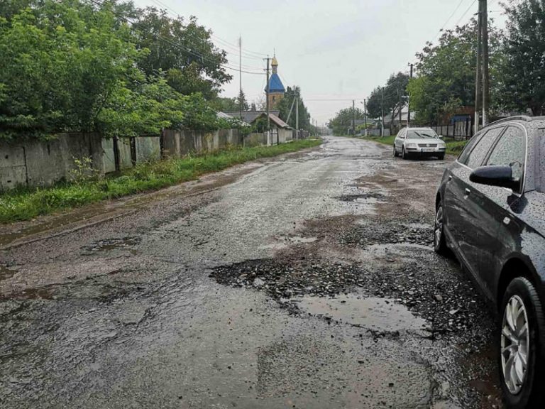 На Снятинщині відремонтують проблемну дорогу