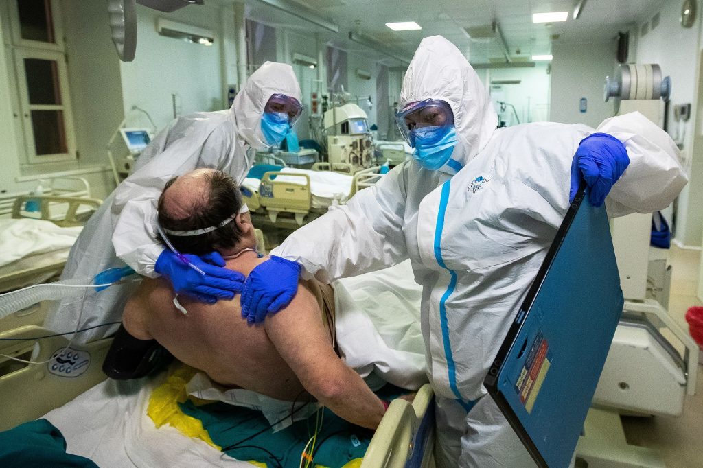Кількість інфікованих COVID-19 прикарпатців зростає: найгірша ситуація в Коломийському районі та Івано-Франківську