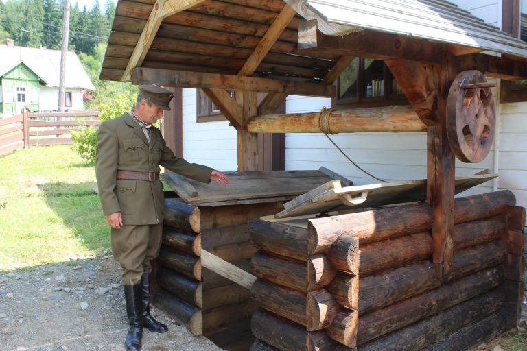 У Верховині відкрили музей-криївку УПА з входом через криницю