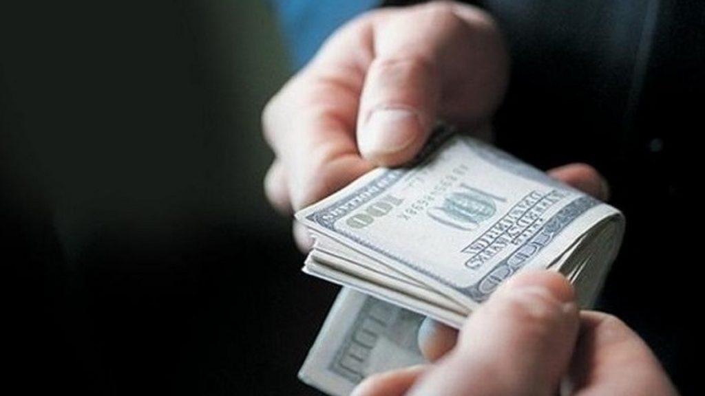 Інспектора Галицької митниці судитимуть за системні хабарі