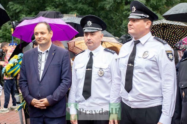 У Франківську вшанували пам'ять полеглих за волю та незалежність України ФОТОРЕПОРТАЖ