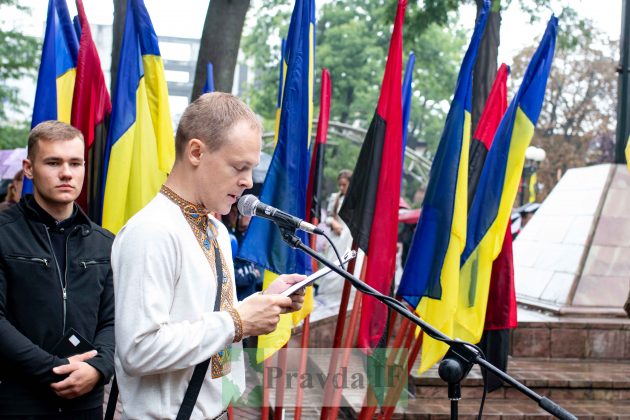 У Франківську вшанували пам'ять полеглих за волю та незалежність України ФОТОРЕПОРТАЖ