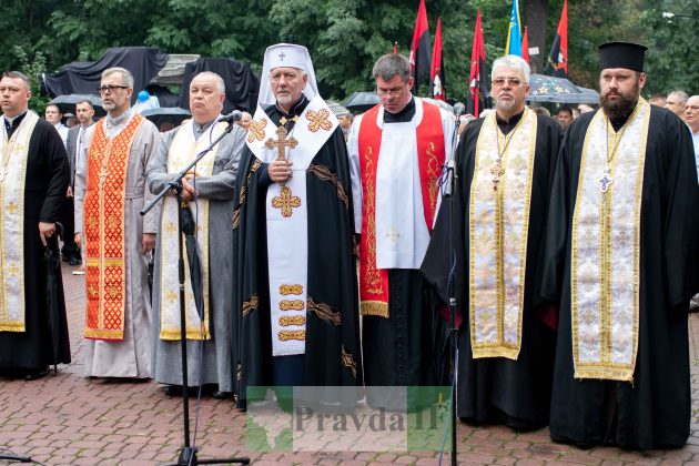 У Франківську вшанували пам'ять полеглих за волю та незалежність України ФОТОРЕПОРТАЖ