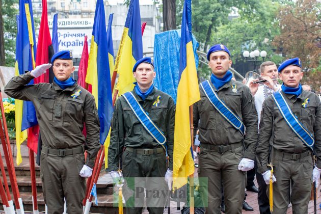 У Франківську вшанували пам'ять поеглих за волю та незалежність України ФОТОРЕПОРТАЖ