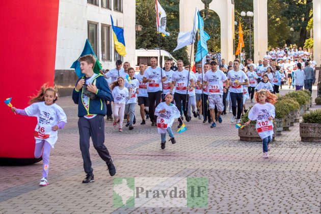 У центрі Франківська відбувся патріотичний забіг у пам'ять загиблих воїнів ФОТОРЕПОРТАЖ