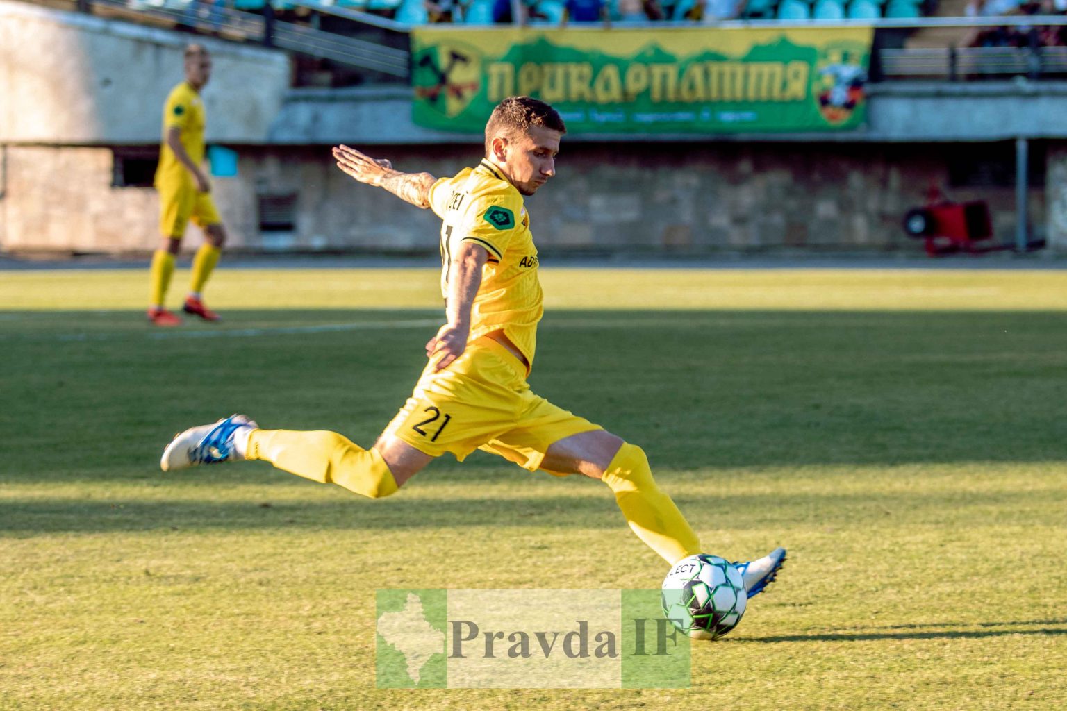 Граючи практично увесь матч в меншості, "Прикарпаття" поступилося "Металісту" ФОТОРЕПОРТАЖ