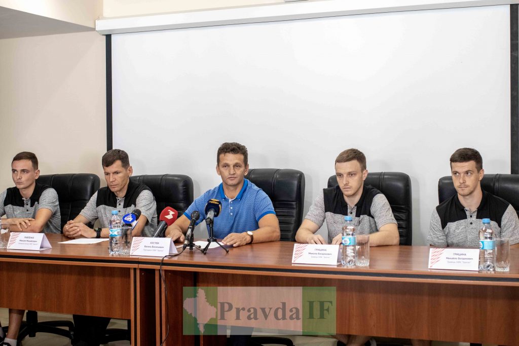 ФК "Ураган" представив нових гравців і розповів про плани на сезон ФОТО