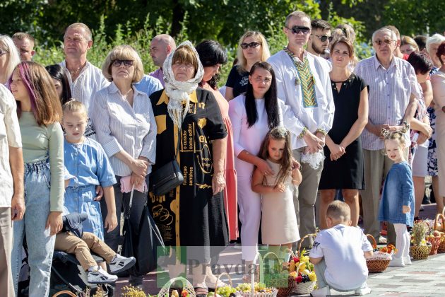 Яблучний Спас: Як в Івано-Франківську освячують фруктові кошики ФОТОРЕПОРТАЖ