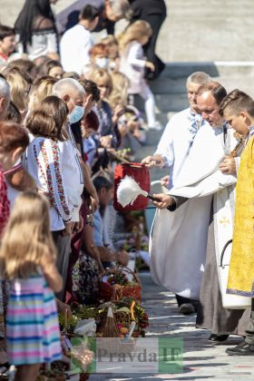 Яблучний Спас: Як в Івано-Франківську освячують фруктові кошики ФОТОРЕПОРТАЖ