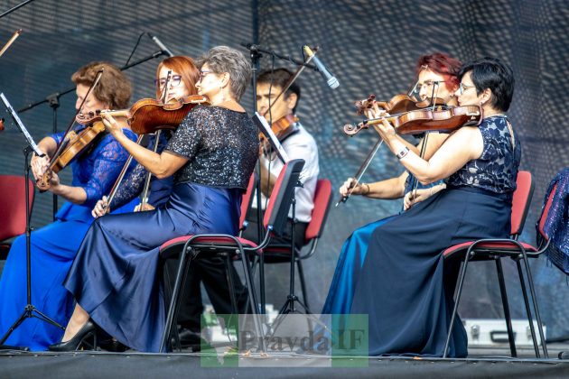 Франківський оркестр "Harmonia Nobile" дав концерт в Палаці Потоцьких ФОТОРЕПОРТАЖ