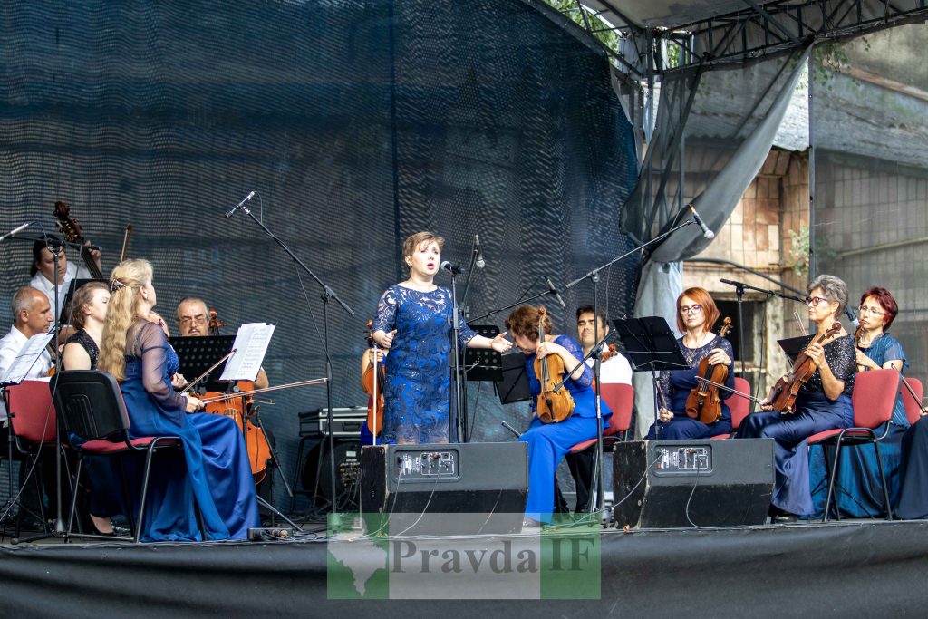 Франківський оркестр "Harmonia Nobile" дав концерт в Палаці Потоцьких ФОТОРЕПОРТАЖ