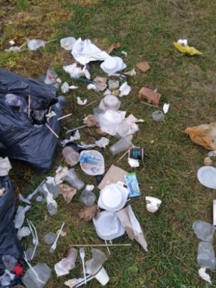 Активіст власноруч зібрав більше сотні мішків сміття, яке залишили після фестивалю у Чукалівці ФОТО