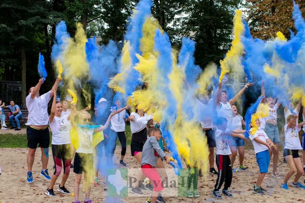 У Франківську відбувся «кольоровий» забіг ФОТОРЕПОРТАЖ