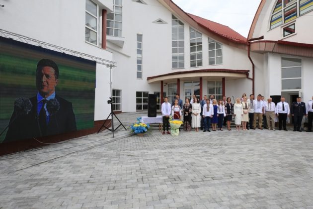 День прапора: на Франківщині український стяг підняли на найвищий флагшток в області ФОТО