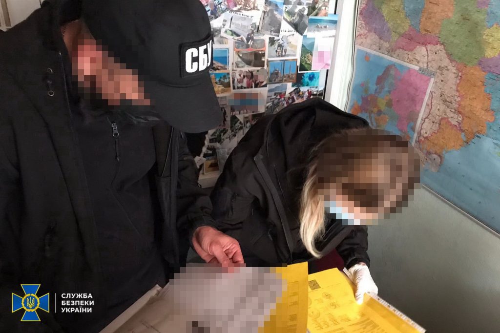 Прикарпатець підробляв міжнародні свідоцтва про вакцинацію від COVID-19