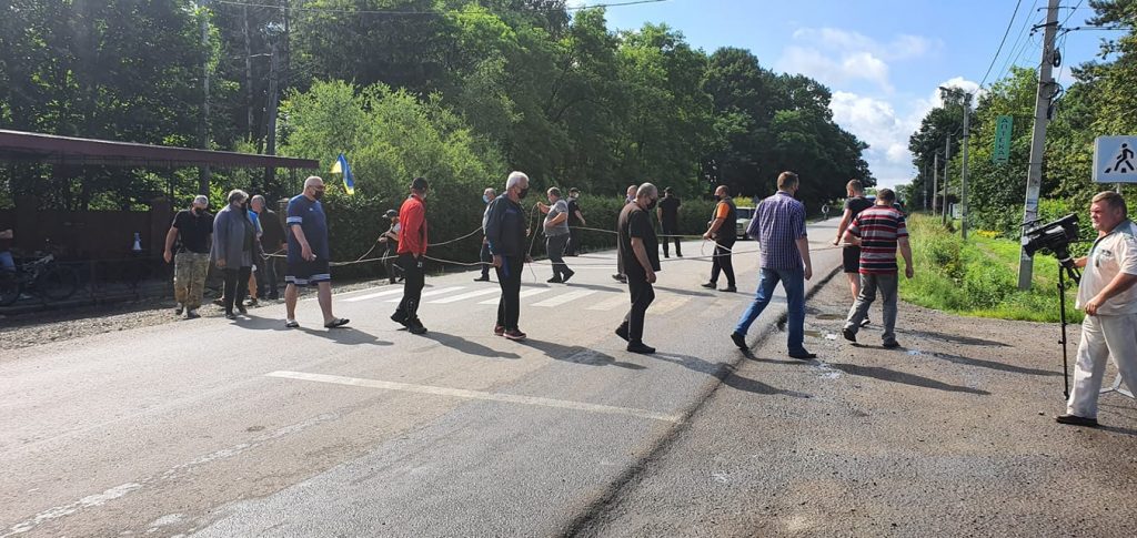 На Богородчанщині люди планують перекрити дорогу державного значення