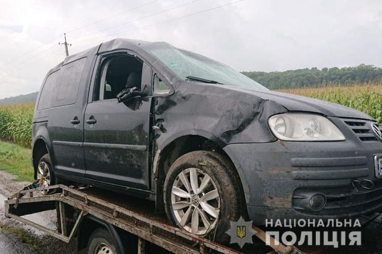 На Тернопільщині в аварії травмувалися 19-річні дівчата з Прикарпаття ФОТО