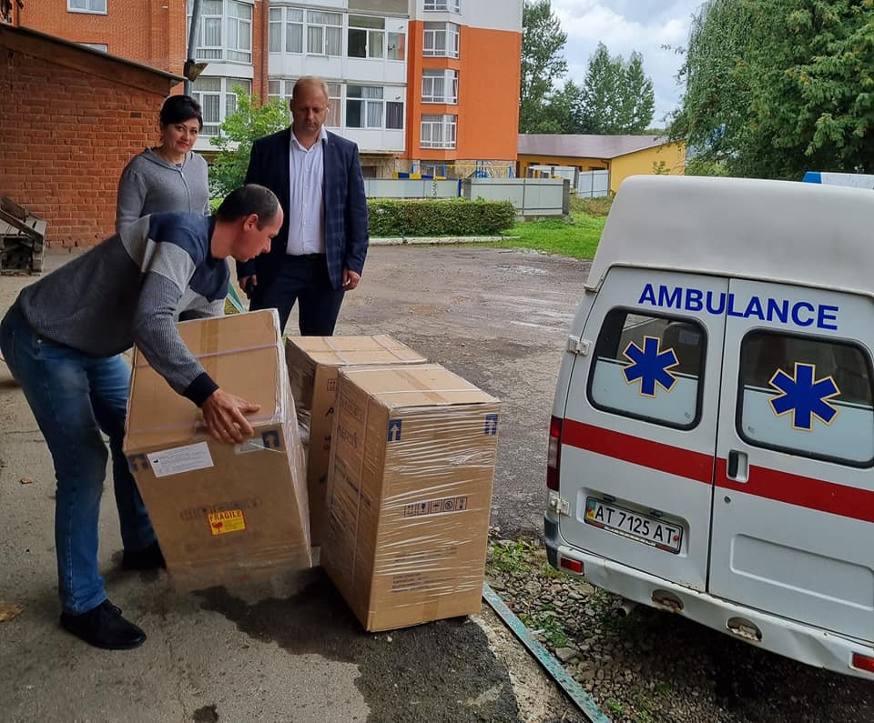 На Прикарпаття доставили 300 кисневих концентраторів ФОТО