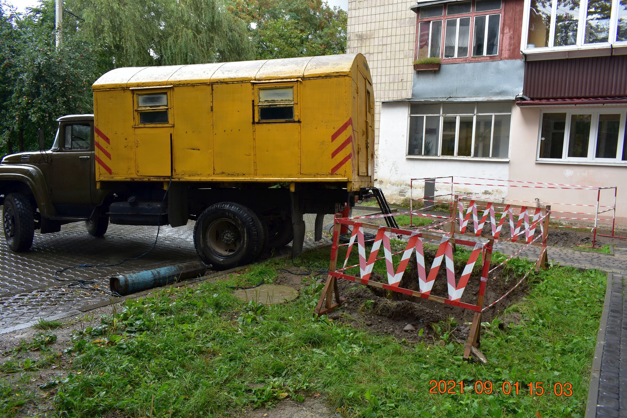 У Франківську ТКЕ замінює труби тепломережі