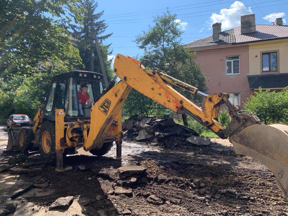 У Франківську розпочали капітальний ремонт ще однієї вулиці ФОТО