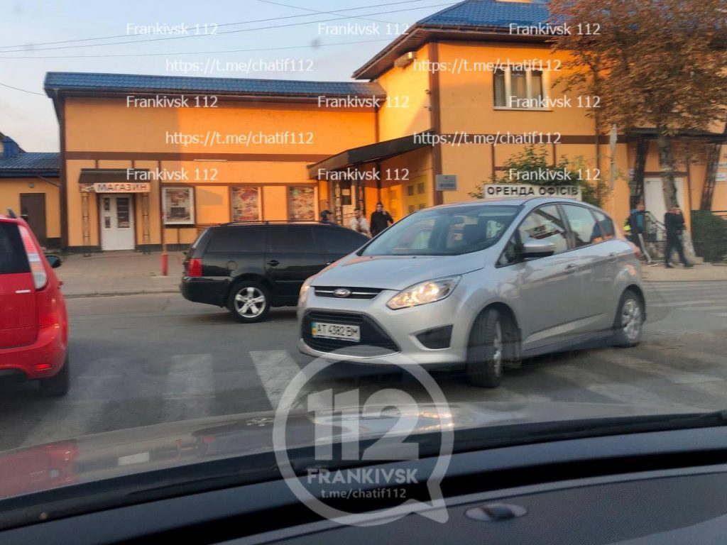 Ранкові ДТП: у Франківську трапилися одразу дві аварії - формується затор ФОТО