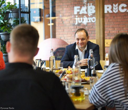 Марцінків зустрівся із популярними блогерами ФОТОРЕПОРТАЖ