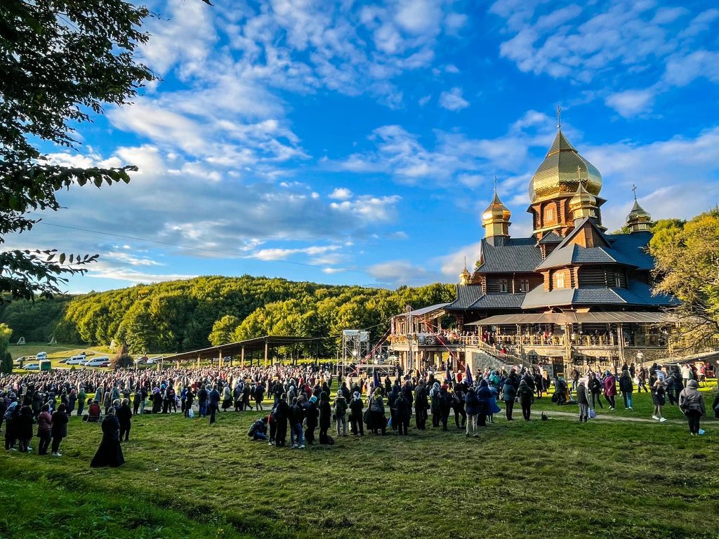 У Погінському монастирі на Прикарпатті відбувається XXVI Міжнародна проща Вервиці ФОТО