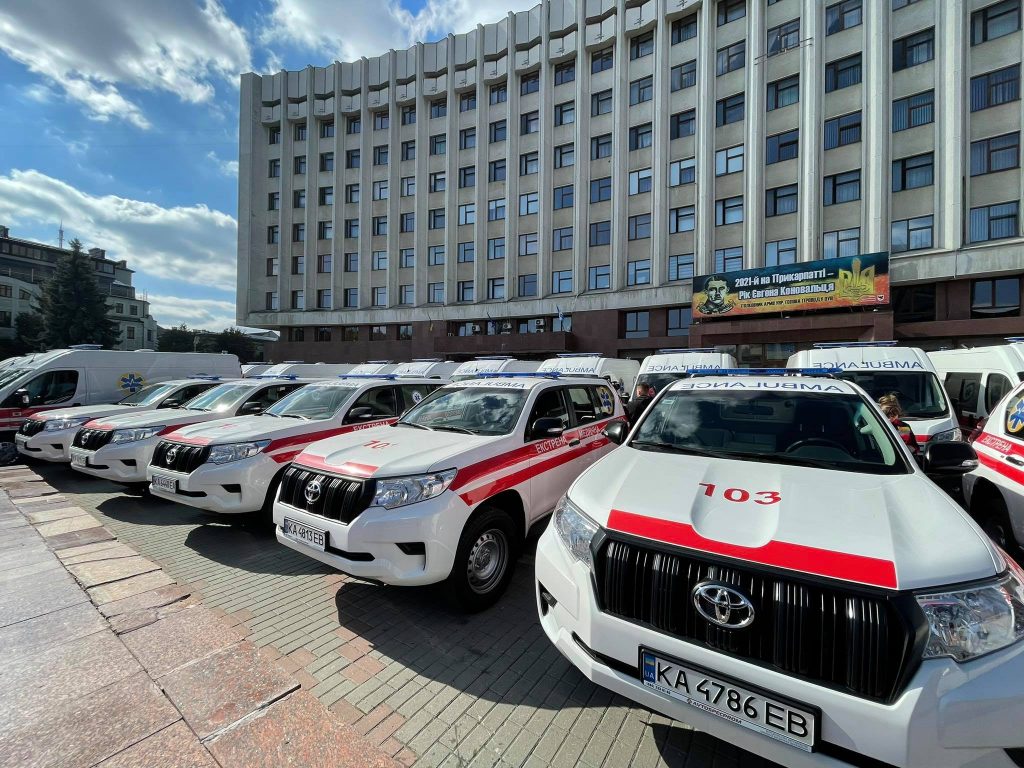 Прикарпаття отримало 29 нових автомобілів швидкої медичної допомоги ФОТО