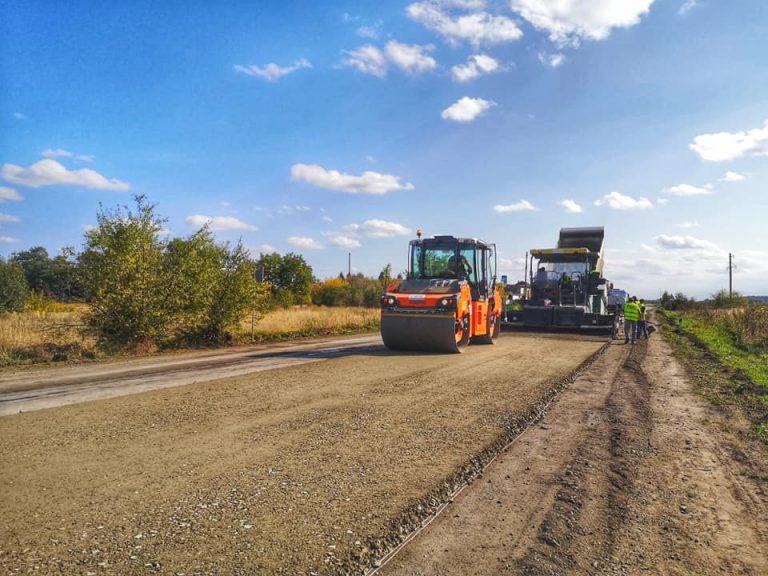 Підрядники розпочали ремонтувати об’їзну дорогу Тисмениці ФОТО