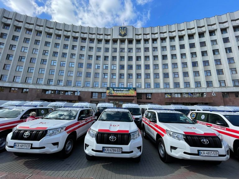 Прикарпаття отримало 29 нових автомобілів швидкої медичної допомоги ФОТО