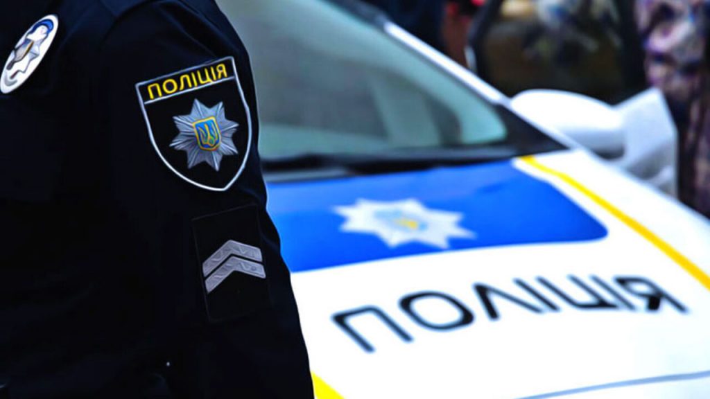 Франківські патрульні затримали буковинця, який був у розшуку ФОТО