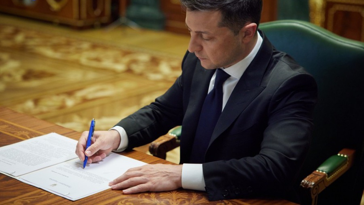 До Дня фізичної культури і спорту Зеленський відзначив двох прикарпатців