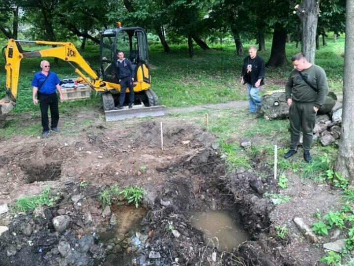 У Надвірній відновлюють старовинне джерело