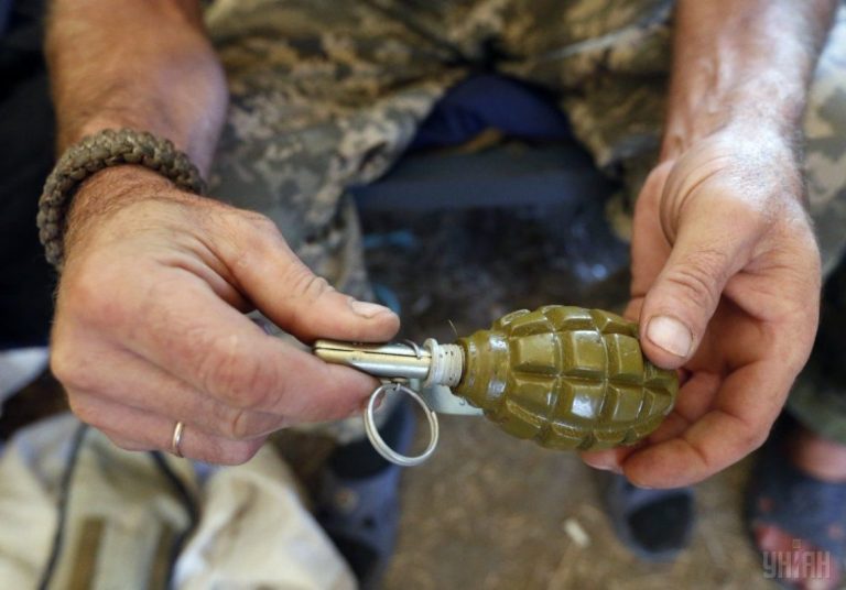 Один загиблий та восьмеро травмованих: на Франківщині винесли вирок військовому, який кинув у натовп бойову гранату