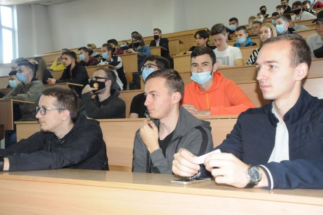 В Івано-Франківську провели змагання для юних програмістів ФОТО