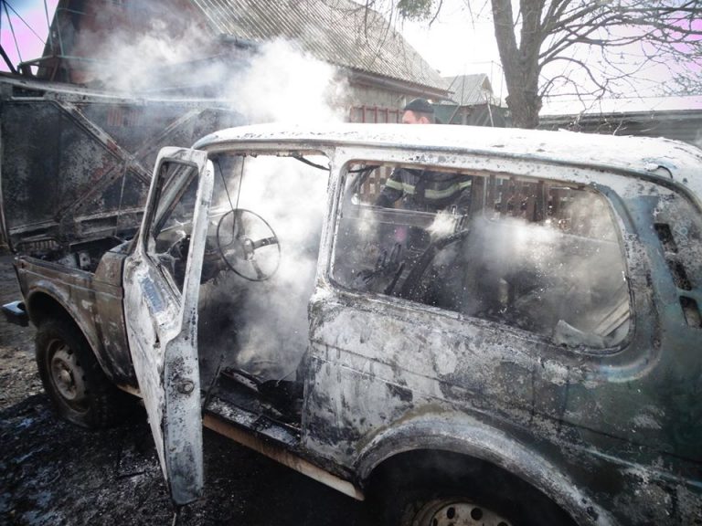 Ймовірно підпал: за добу у Франківську згоріли два авто