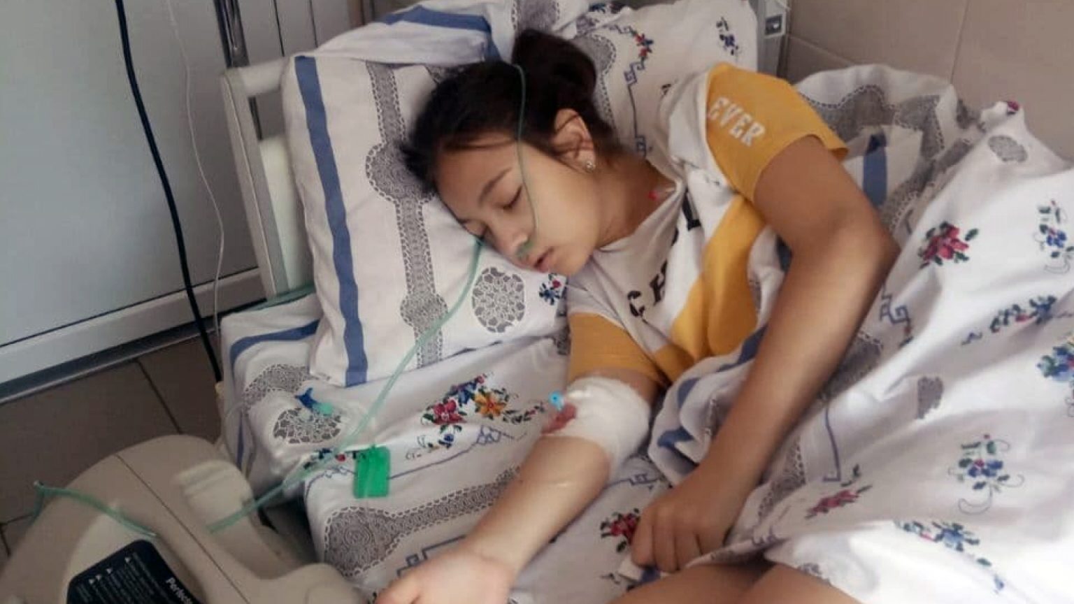 12-річна прикарпатка терміново потребує допомоги у боротьбі з раком крові ВІДЕО