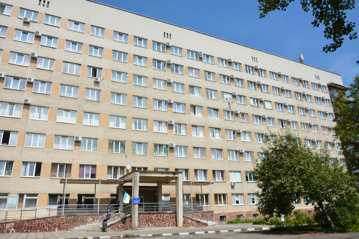 У Калуській лікарні розгортають додаткове відділення для хворих на COVID-19