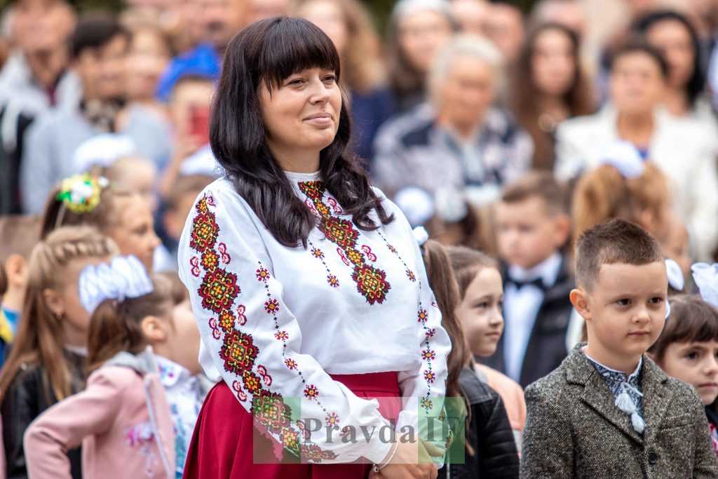 школах