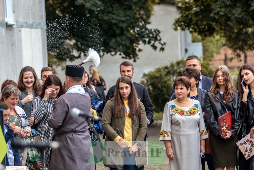 школах