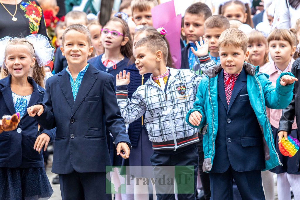 школах