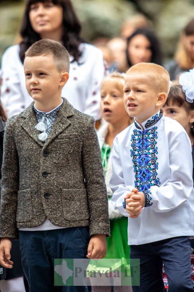 школах