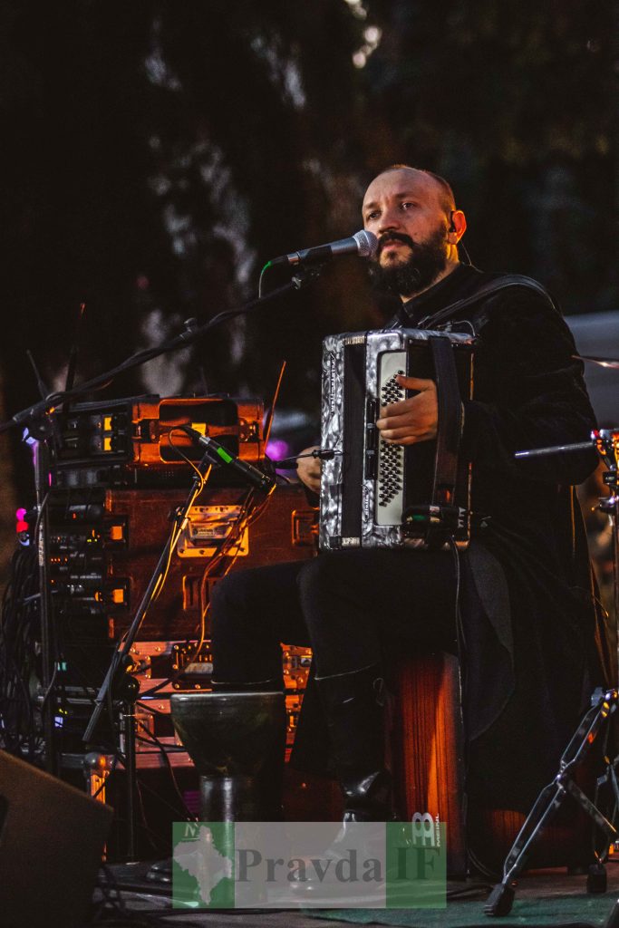 павільйону