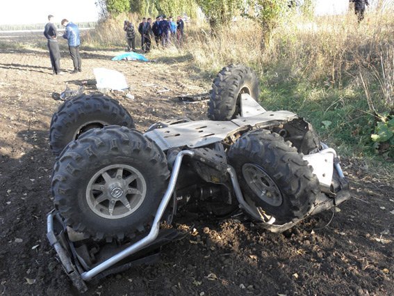 На Прикарпатті водій квадроцикла влетів у альтанку - від отриманих травм помер на місці