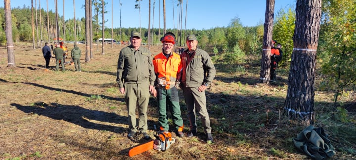 Уродження Прикарпаття бере участь у всеукраїнських змаганнях вальників лісу ФОТО