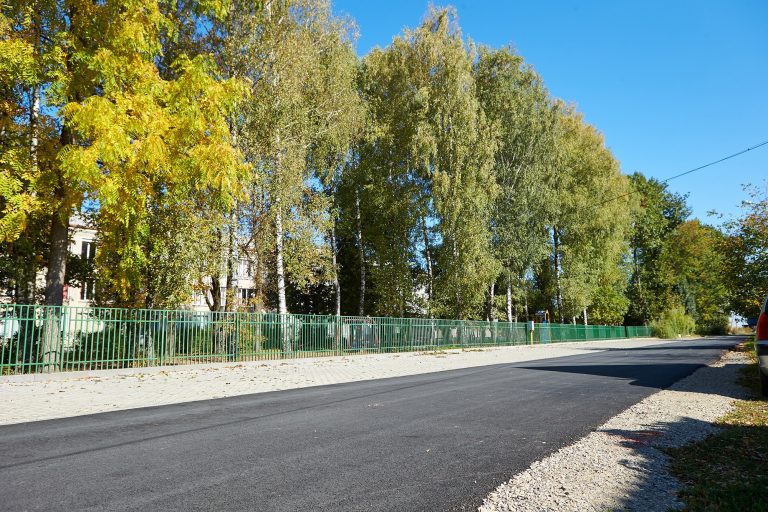 В одному з сіл Франківської громади поблизу школи оновили дорогу ФОТО