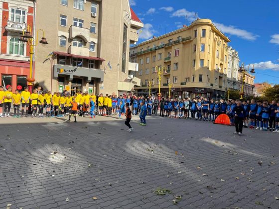У центрі Франківська юні футболісти демонстрували свої вміння ФОТО