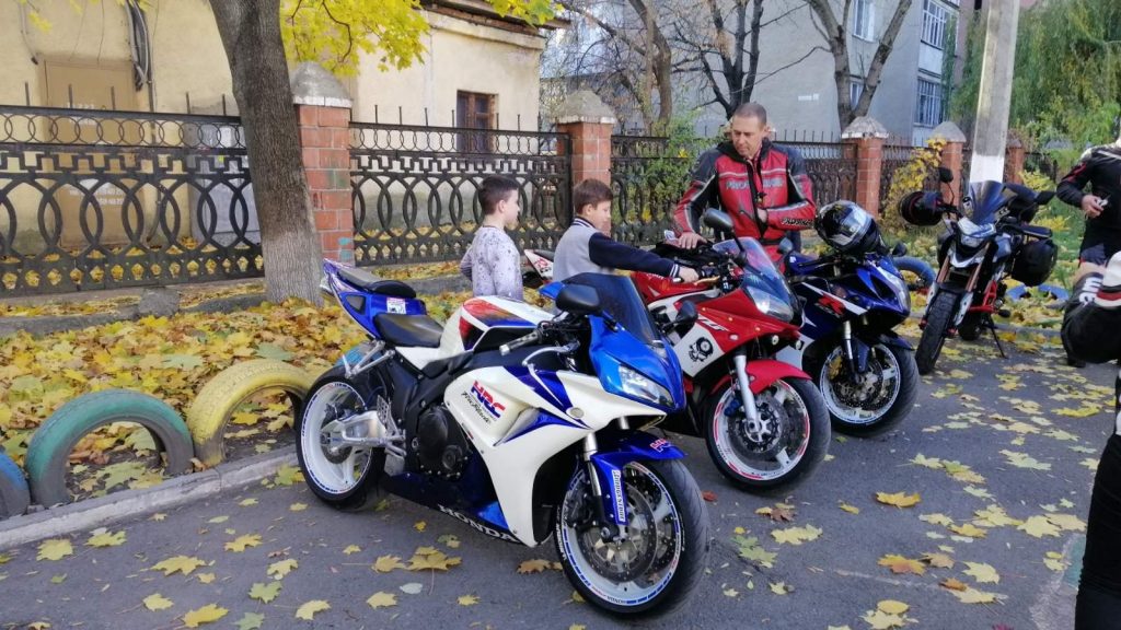 Байкери з Івано-Франківська закрили мотосезон доброю справою ФОТО